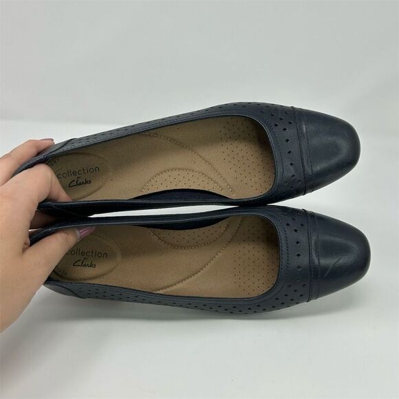 Clarks Ballet Flats Size 10 Navy Blue Perforated Leather Slip On Casual Loafers - Picture 11 of 12